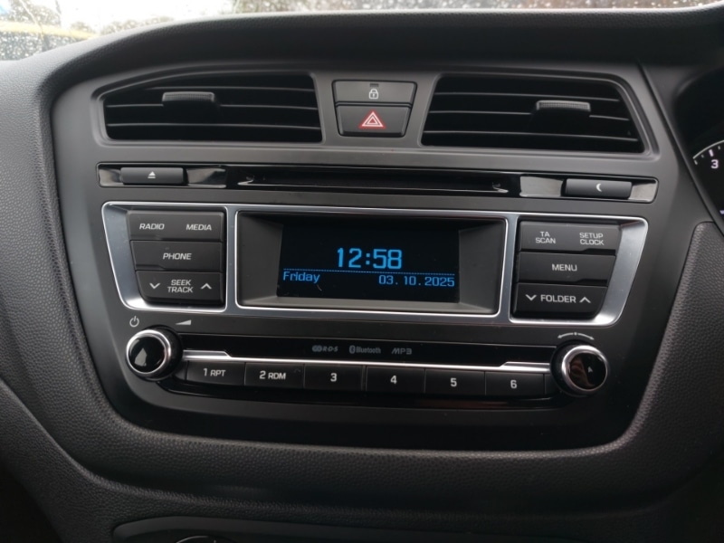 Used Hyundai i20 2017 for sale - 76166191: Photo 19
