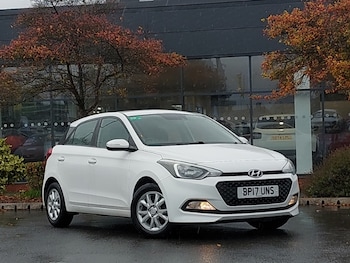 Used Hyundai i20 2017 for sale - 76166191: Photo