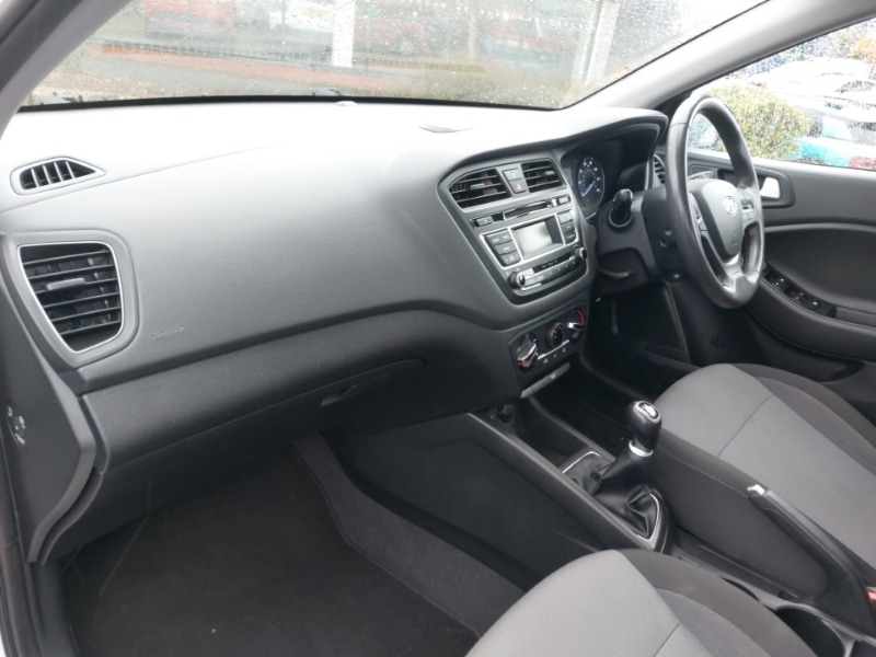 Used Hyundai i20 2017 for sale - 76166191: Photo 5