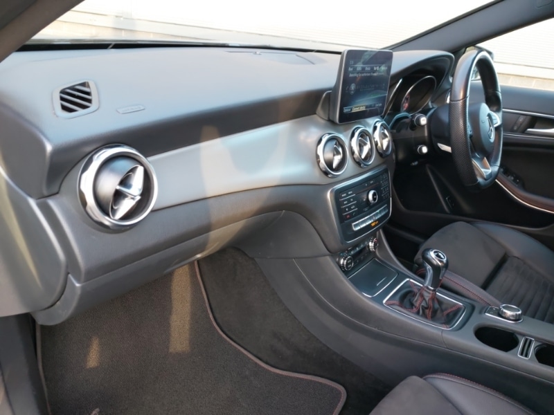 Used Mercedes-Benz GLA 2018 for sale - 76571733: Photo 5