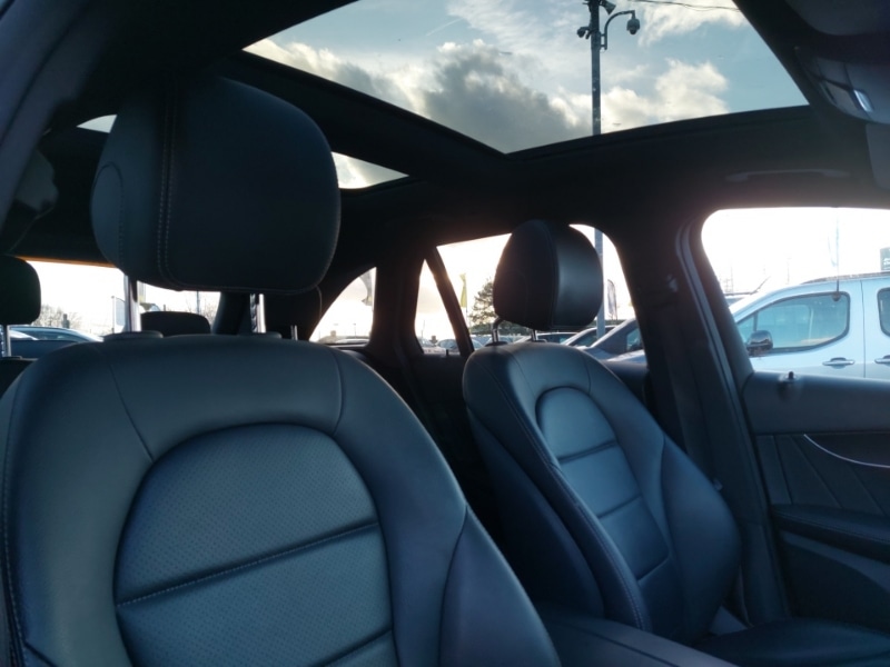 Used Mercedes-Benz GLC 2019 for sale - 77999970: Photo 12