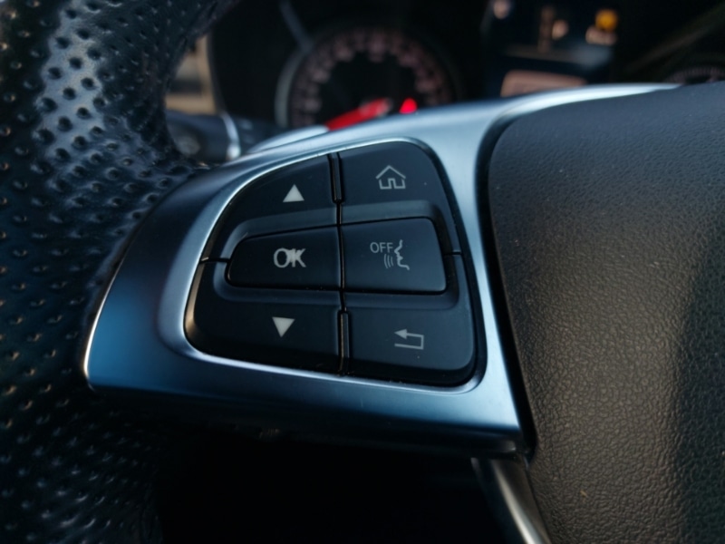 Used Mercedes-Benz GLC 2019 for sale - 77999970: Photo 13