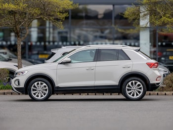 Used Volkswagen T-Roc 2023 for sale - 78183630: Photo