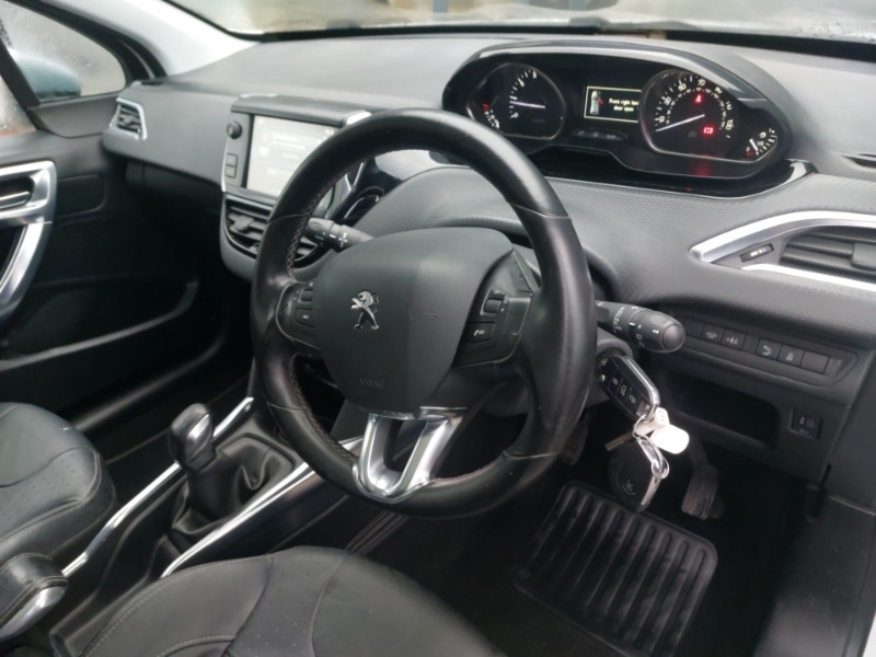 Used Peugeot 2008 2016 for sale - 76897517: Photo 10