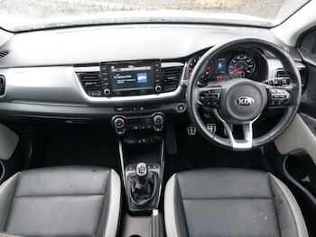 Used Kia Stonic 2020 for sale - 78860961: Photo