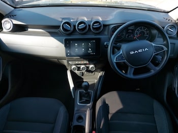 Used Dacia Duster 2024 for sale - 79207400: Photo