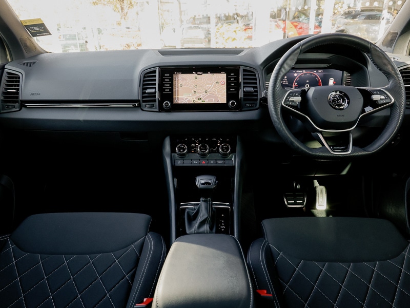 Used Skoda Karoq 2024 for sale - 76437829: Photo 2