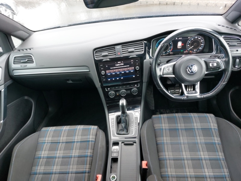 Used Volkswagen Golf 2020 for sale - 77669507: Photo 2