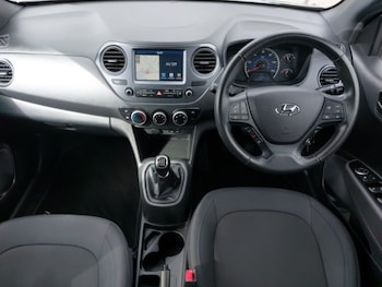 Used Hyundai i10 2018 for sale - 78940782: Photo
