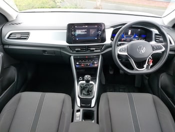 Used Volkswagen T-Roc 2022 for sale - 77777317: Photo