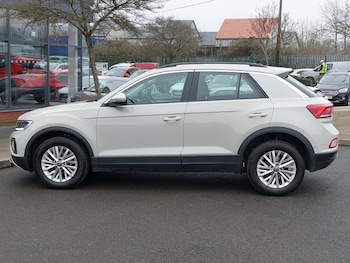 Used Volkswagen T-Roc 2022 for sale - 77777317: Photo