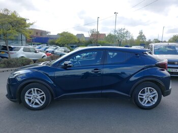 Used Toyota C-HR 2023 for sale - 78326418: Photo