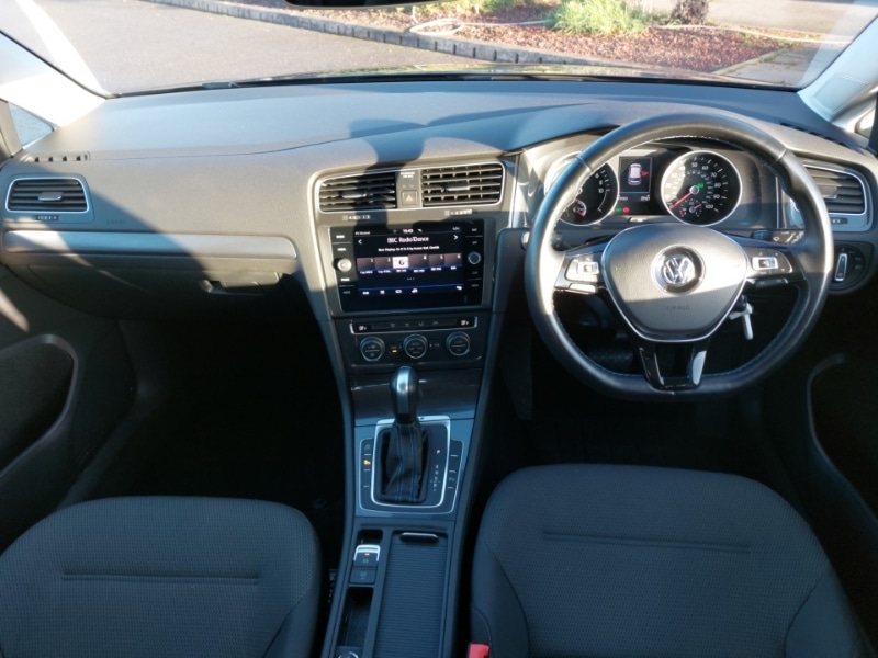 Used Volkswagen Golf 2020 for sale - 76947582: Photo 2