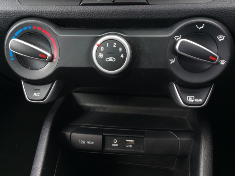 Used Kia Stonic 2018 for sale - 76414764: Photo 17