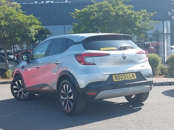 Used Renault Captur 2023 for sale - 79207383: Photo