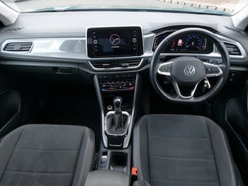 Used Volkswagen T-Roc 2024 for sale - 79598031: Photo