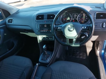 Used Volkswagen Polo 2016 for sale - 76897453: Photo