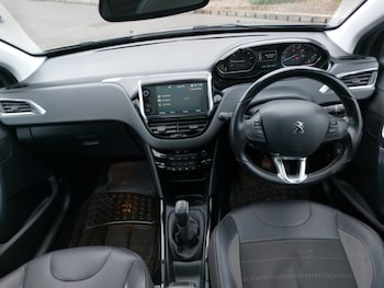 Used Peugeot 2008 2018 for sale - 77837968: Photo