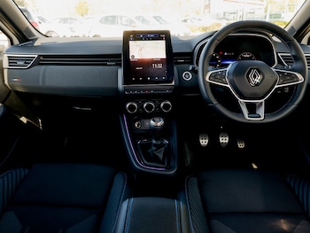 Used Renault Clio 2024 for sale - 78411409: Photo