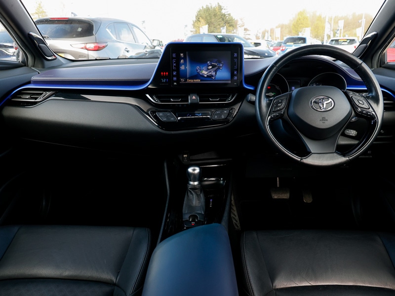 Used Toyota C-HR 2017 for sale - 78126635: Photo 2