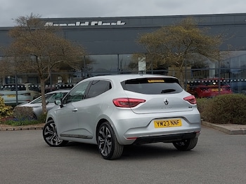 Used Renault Clio 2023 for sale - 78559519: Photo