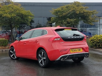 Used Volvo V40 2016 for sale - 79852778: Photo