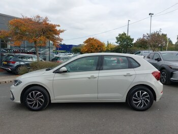 Used Volkswagen Polo 2023 for sale - 76178037: Photo