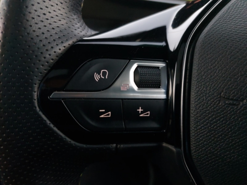 Used Peugeot 2008 2021 for sale - 76695805: Photo 13