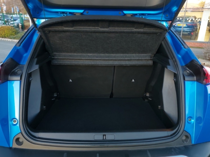 Used Peugeot 2008 2021 for sale - 76695805: Photo 8