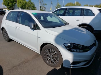 Used Volkswagen Golf 2019 for sale - 78455963: Photo