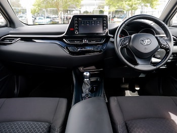 Used Toyota C-HR 2023 for sale - 78790965: Photo