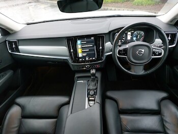 Used Volvo V90 2020 for sale - 77556356: Photo