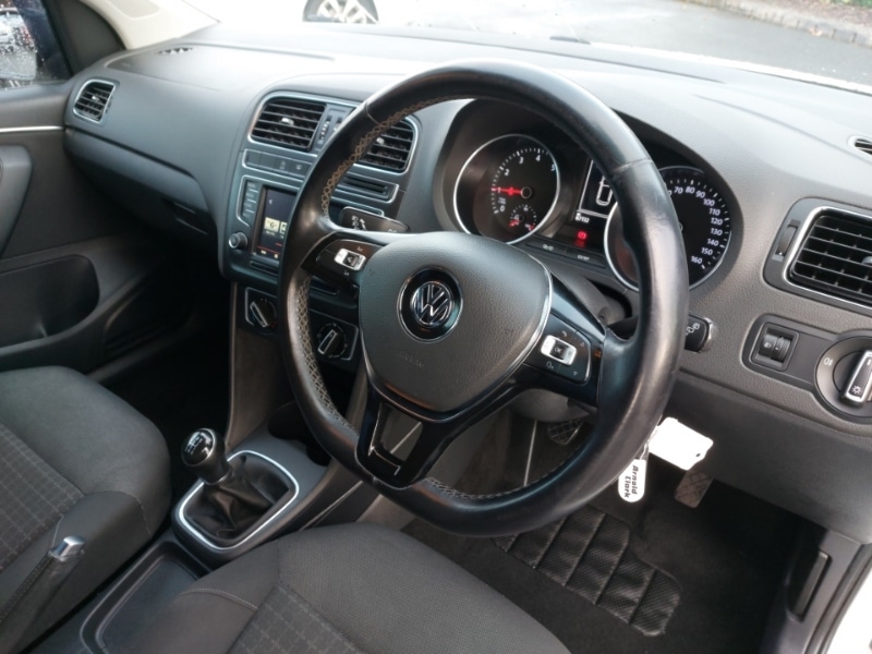 Used Volkswagen Polo 2015 for sale - 76629335: Photo 10