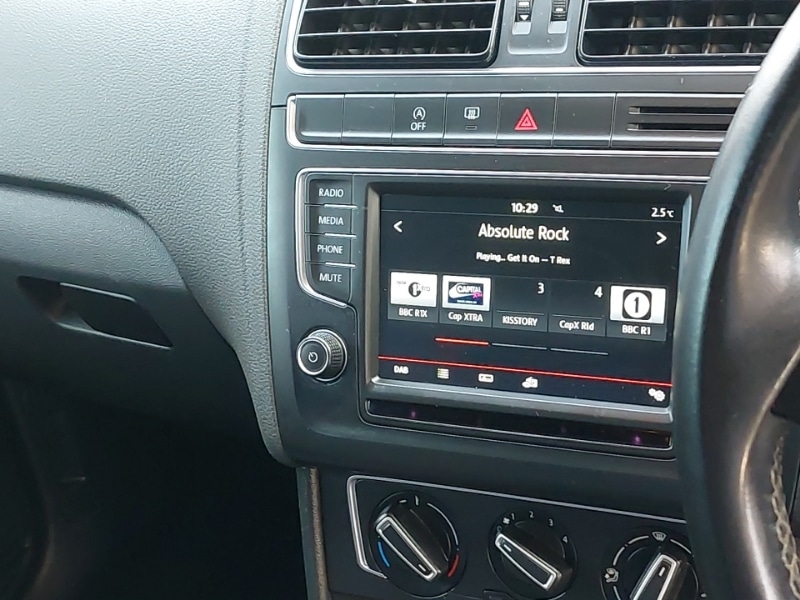 Used Volkswagen Polo 2015 for sale - 76629335: Photo 11