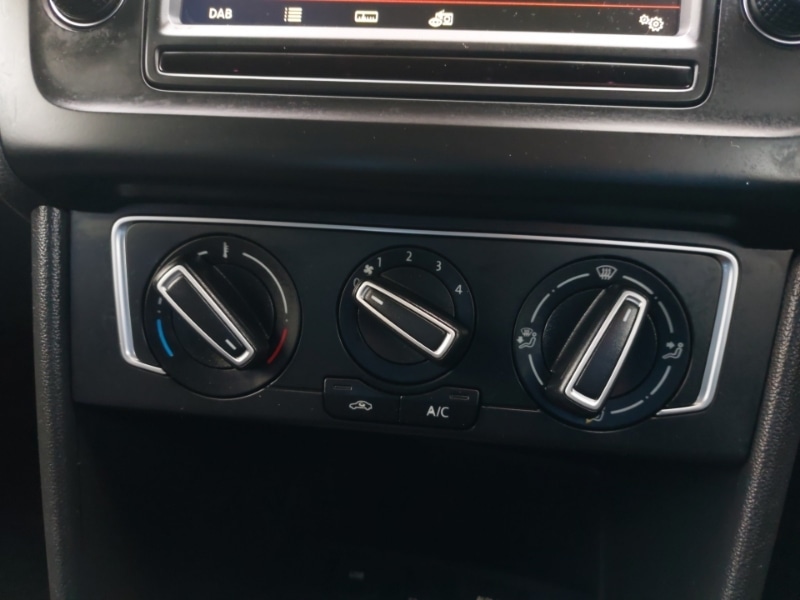 Used Volkswagen Polo 2015 for sale - 76629335: Photo 13