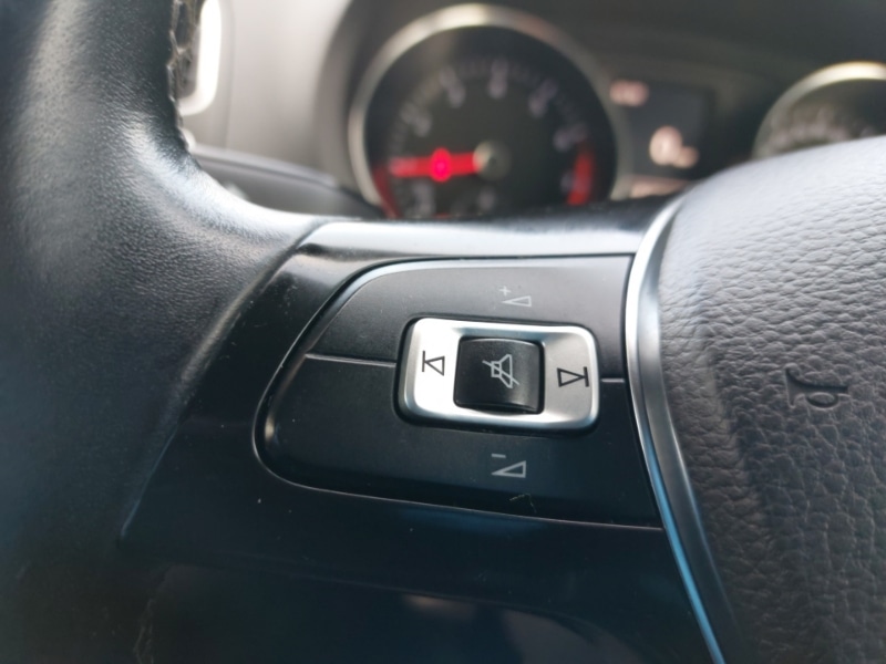 Used Volkswagen Polo 2015 for sale - 76629335: Photo 15