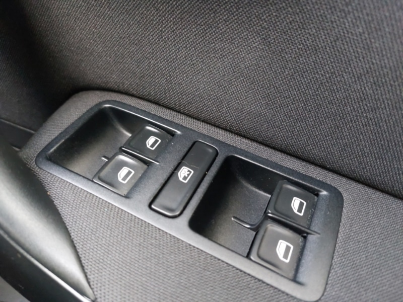 Used Volkswagen Polo 2015 for sale - 76629335: Photo 17