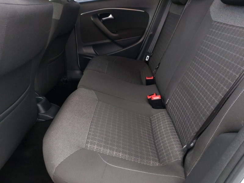 Used Volkswagen Polo 2015 for sale - 76629335: Photo 6