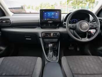 Used Toyota Yaris 2024 for sale - 74376878: Photo