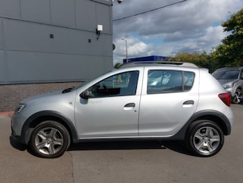 Used Dacia Sandero Stepway 2017 for sale - 75491720: Photo