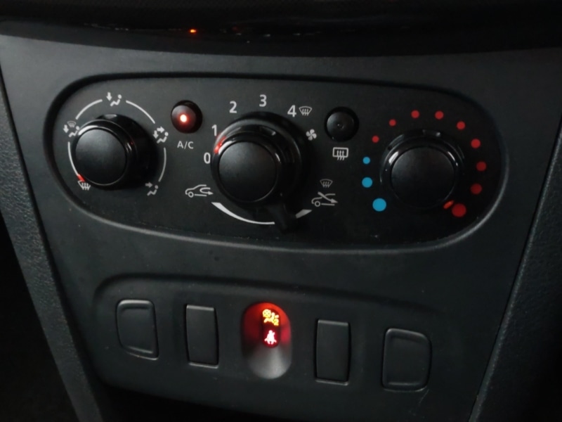 Used Dacia Sandero 2018 for sale - 76713519: Photo 12