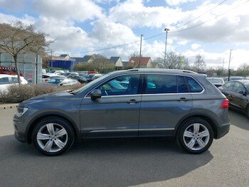 Used Volkswagen Tiguan 2020 for sale - 77823172: Photo