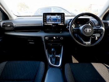 Used Toyota Yaris 2023 for sale - 78848986: Photo