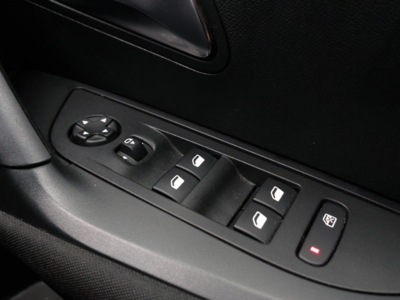 Used Peugeot 2008 2023 for sale - 76695796: Photo 15