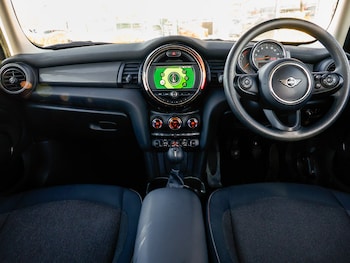 Used MINI Hatch 2019 for sale - 77108139: Photo