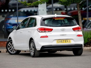 Used Hyundai i30 2017 for sale - 78910123: Photo