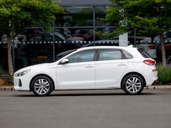 Used Hyundai i30 2017 for sale - 78910123: Photo