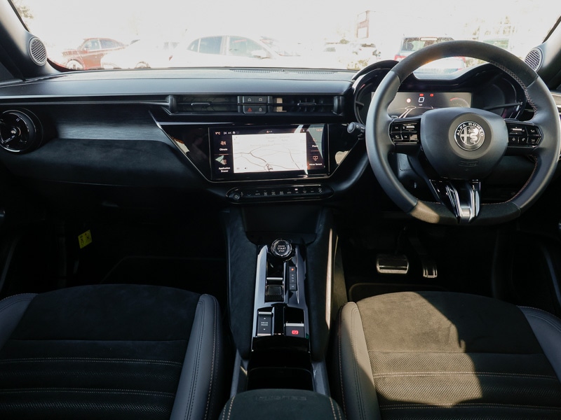 Used Alfa Romeo Junior 2025 for sale - 78114083: Photo 2