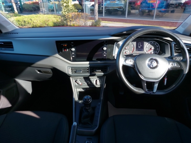 Used Volkswagen Polo 2018 for sale - 76365649: Photo 2