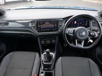 Used Volkswagen T-Roc 2019 for sale - 75988670: Photo
